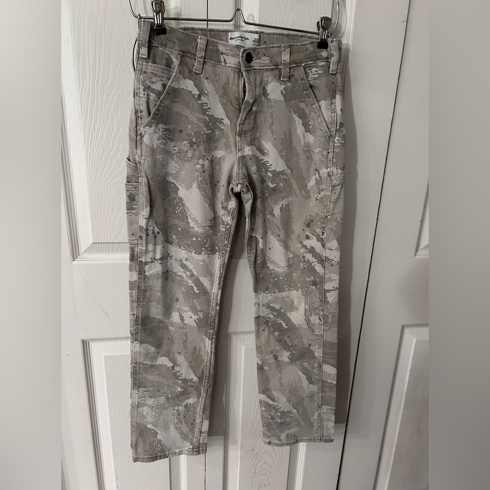 Abercrombie Kids Gray Camouflage Cargo‎ Pants